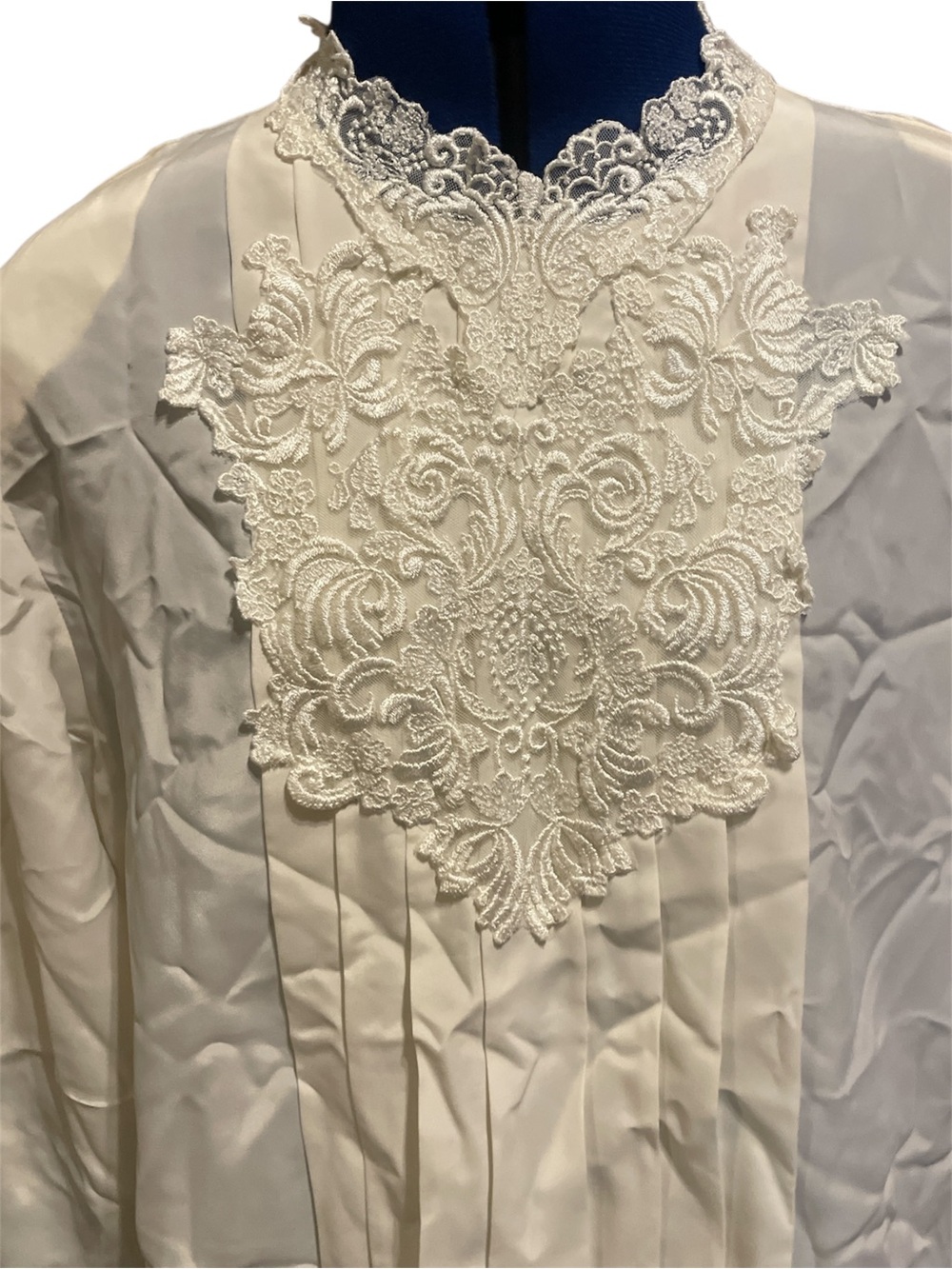 Essentials  victorian inspired blouse. sz 16.